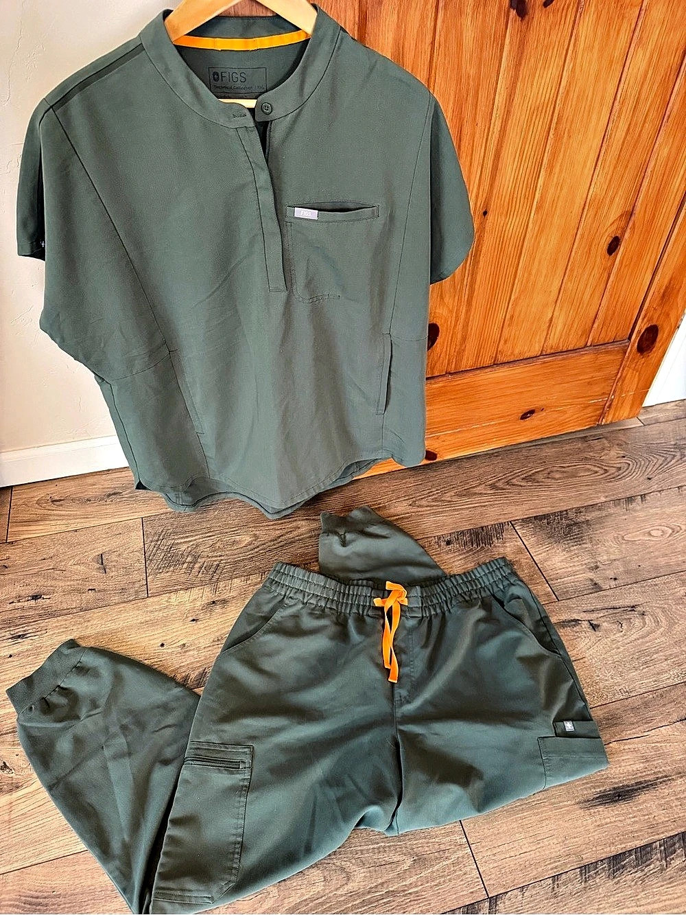 FIGS Olive Green Scrub Set Women Size XXL 3-Pocket Top & Zamora Jogger Pants